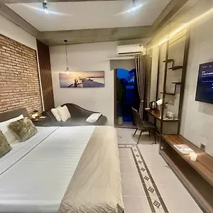 Tago Boutique - Free Airport Pick Up Hotel